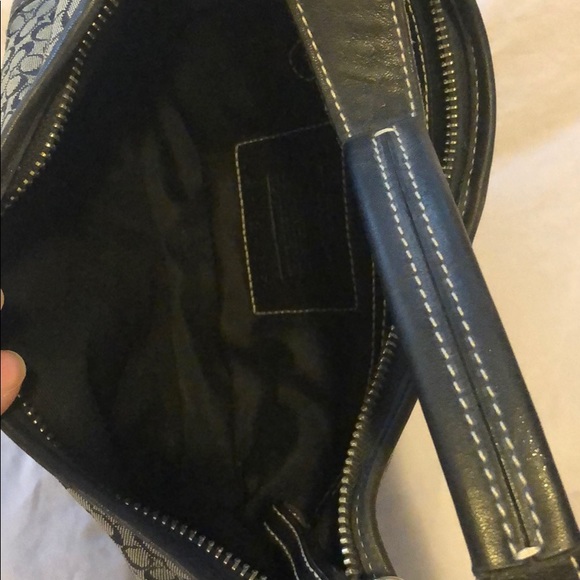 Signature Coach purse - Picture 4 of 8